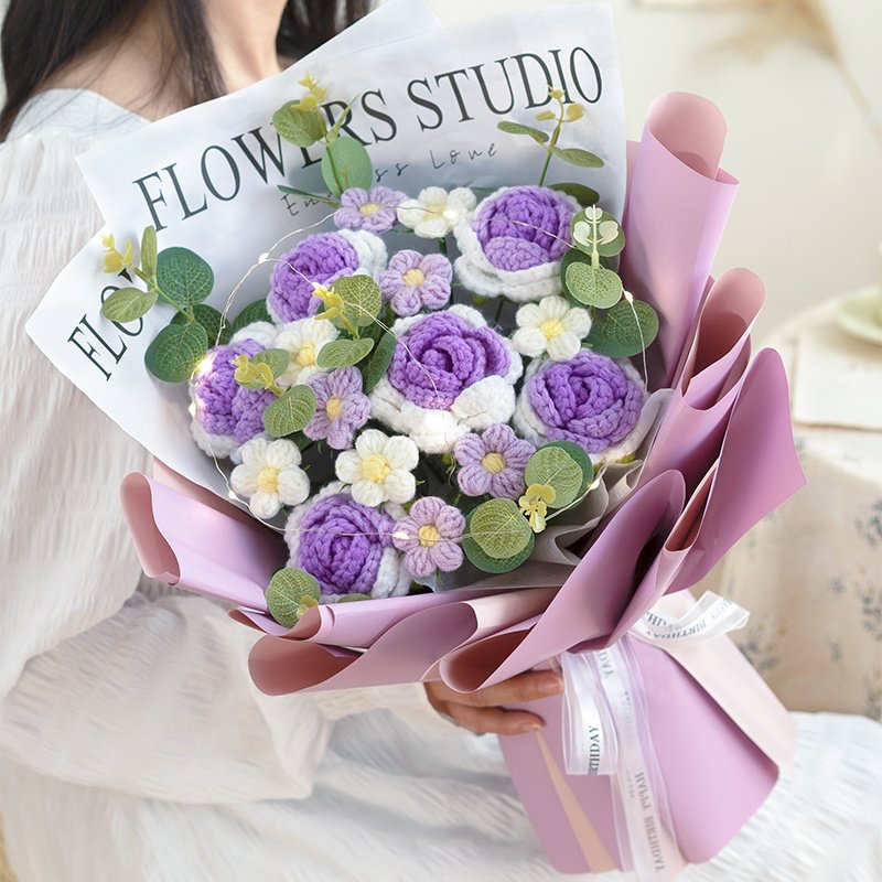 8d0356fe-cc94-4579-b75c-ad1f41c34962.jpg Finished Knitted Wool Bouquet Purple Rose - Image 1